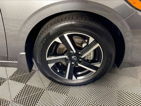 Used 2024 Nissan Sentra SV image 11