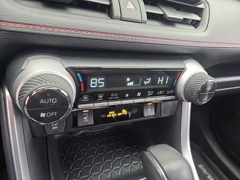 Certified 2024 Toyota RAV4 SE image 18