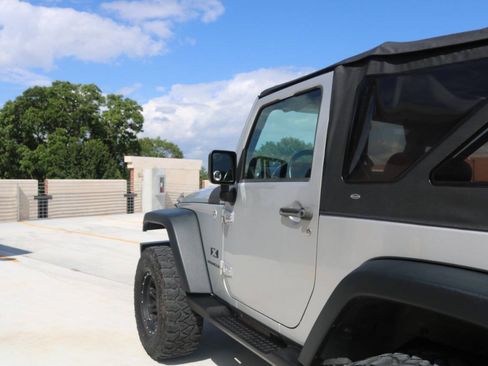 Used 2008 Jeep Wrangler X AWD/4WD image 31