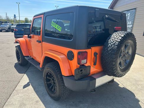 Used 2012 Jeep Wrangler Sahara w/ Dual Top Group AWD/4WD image 7