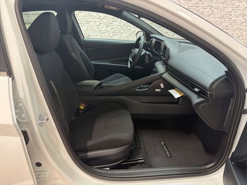 New 2026 Hyundai Elantra Sport FWD image 11