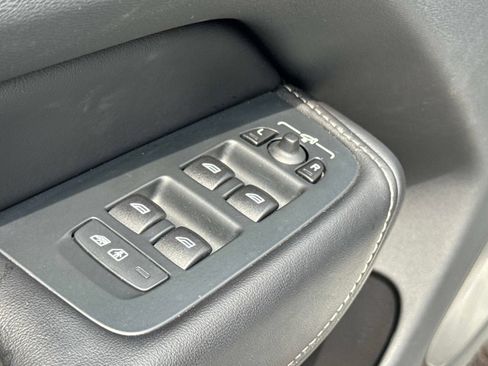 Used 2023 Volvo XC60 B5 Ultimate w/ Protection Package Premier FWD image 15