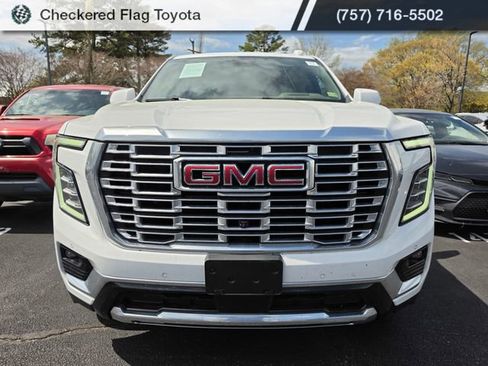 Used 2025 GMC Yukon Denali w/ Advanced Technology Package image 2