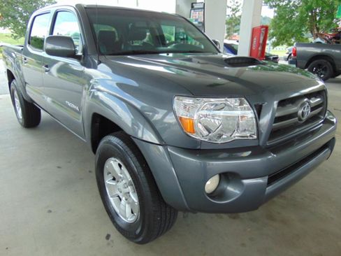 Used 2010 Toyota Tacoma 4x4 Double Cab w/ TRD Sport Pkg image 22