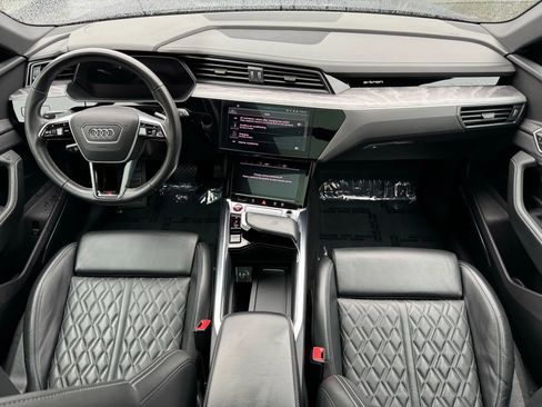 Used 2022 Audi e-tron S Premium Plus image 22