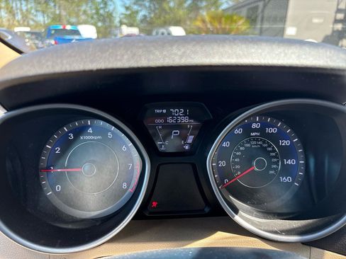 Used 2013 Hyundai Elantra Limited w/ Technology Pkg FWD image 10