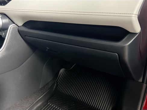 Used 2025 Toyota RAV4 XLE w/ Convenience Package FWD image 34