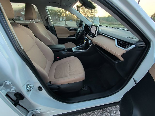 Certified 2024 Toyota RAV4 LE FWD image 3