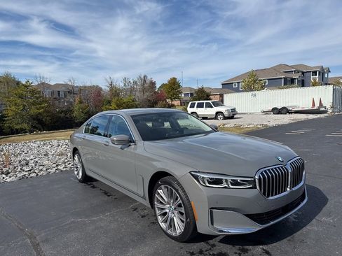 Used 2022 BMW 750i xDrive 750i xDrive w/ Luxury Rear Seating Package image 7