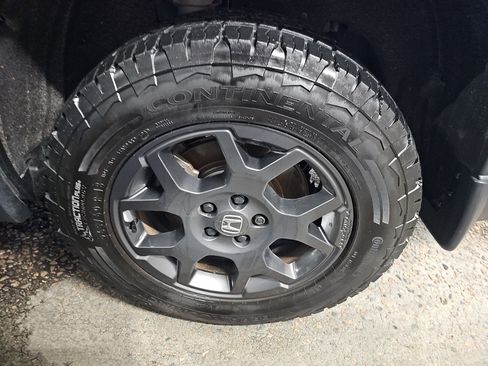 Used 2025 Honda Pilot TrailSport image 34