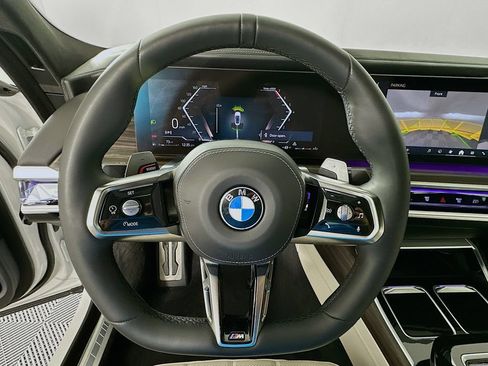 Certified 2024 BMW 760i xDrive w/ Executive Package AWD/4WD image 11