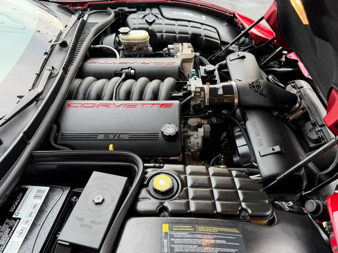 Used 2000 Chevrolet Corvette Convertible w/ Performance Handling Pkg image 29