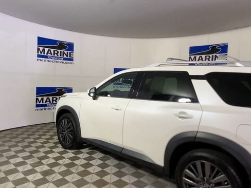 Used 2022 Nissan Pathfinder SL w/ SL Premium Package FWD image 8
