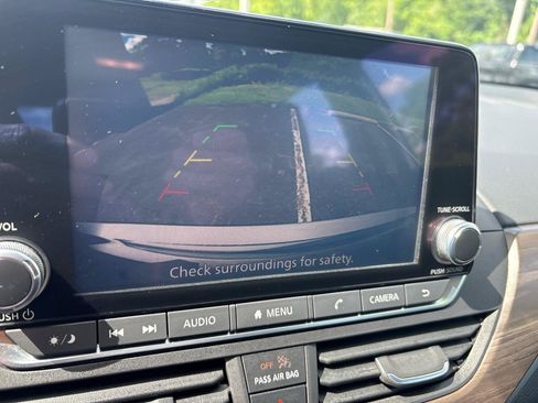 Used 2024 Nissan Altima 2.5 SV FWD image 22
