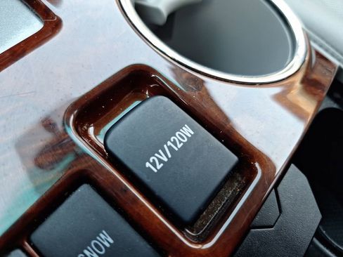 Used 2013 Toyota Highlander Limited image 24