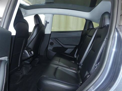 Used 2023 Tesla Model Y AWD image 21