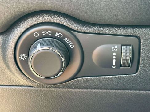 Used 2025 Dodge Durango R/T AWD/4WD image 19