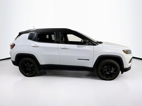 Used 2022 Jeep Compass Latitude AWD/4WD image 4