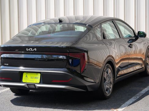 Used 2025 Kia K4 FWD image 46