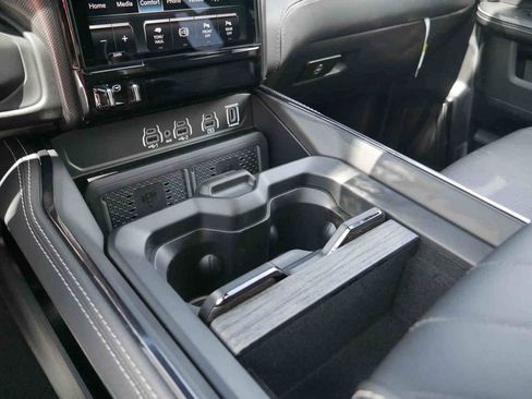 New 2025 RAM 3500 Limited AWD/4WD image 35