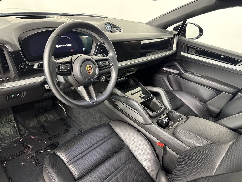 Certified 2024 Porsche Cayenne Coupe AWD/4WD image 4
