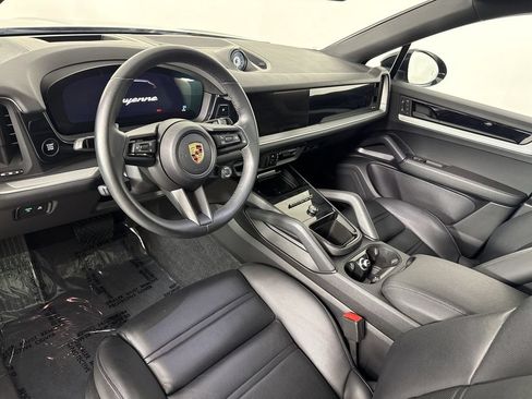Certified 2024 Porsche Cayenne Coupe AWD/4WD image 4