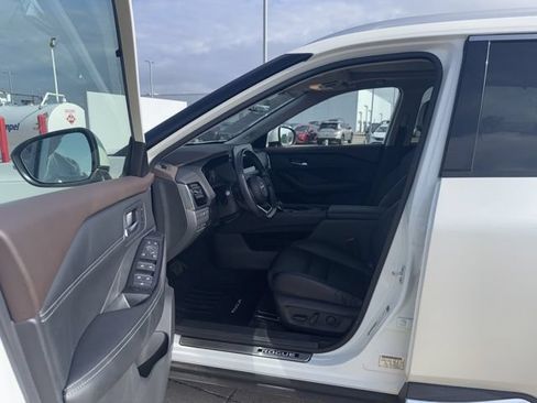 Used 2023 Nissan Rogue SL w/ SL Premium Package FWD image 18