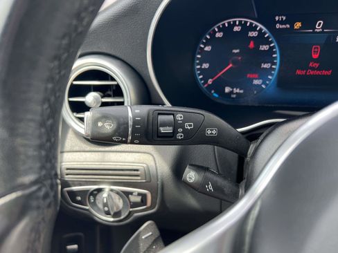 Used 2021 Mercedes-Benz GLC 300 4MATIC image 25