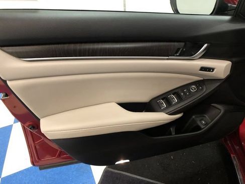Certified 2018 Honda Accord Touring image 13