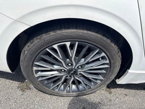 Certified 2023 Kia Forte GT-Line w/ GT-Line Premium Package FWD image 11