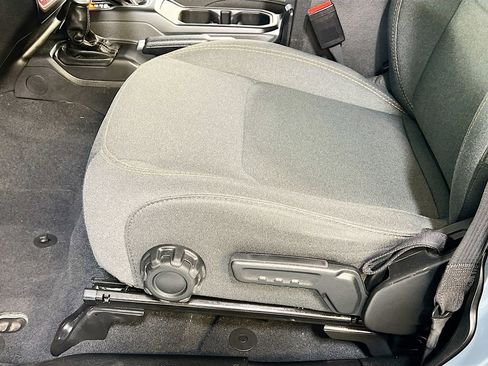 Used 2024 Jeep Wrangler Unlimited image 18