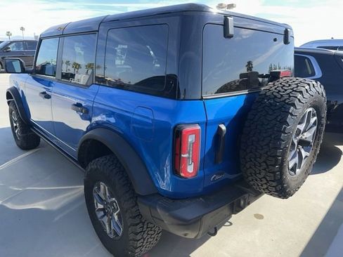 Used 2025 Ford Bronco Badlands image 2