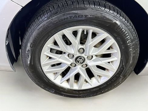 Used 2016 Toyota Camry LE image 37