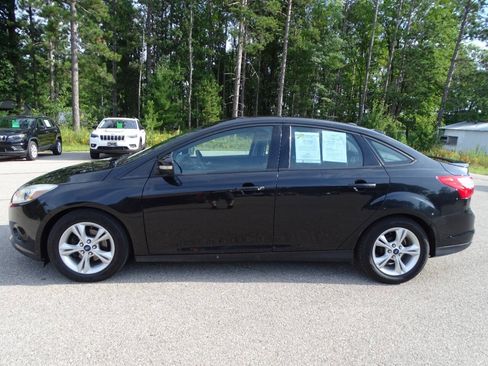 Used 2014 Ford Focus SE w/ SE Winter Package FWD image 6