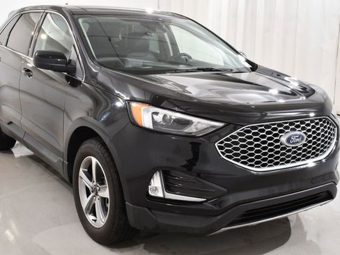 Used 2024 Ford Edge SEL w/ Convenience Package image 4