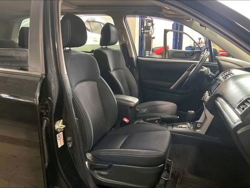 Used 2017 Subaru Forester 2.5i Premium w/ All-Weather Package image 7