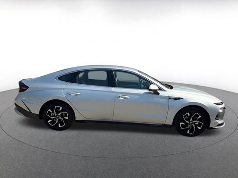 Used 2025 Hyundai Sonata SEL FWD image 16