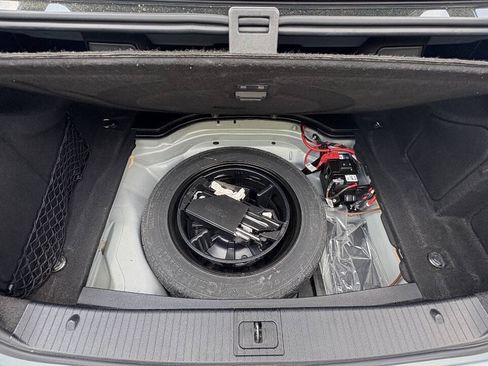 Used 2015 Mercedes-Benz E 400 Sedan w/ Driver Assistance Package image 7