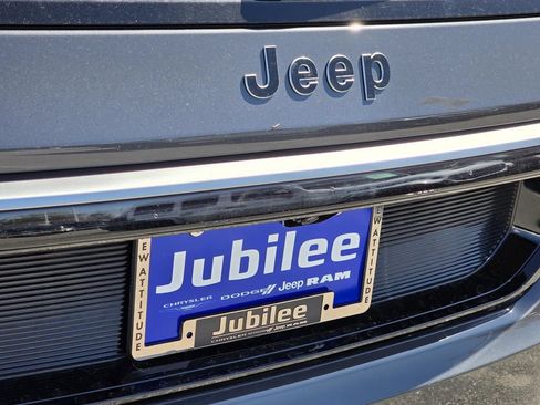 New 2026 Jeep Grand Wagoneer 2WD w/ Premium Group I image 40