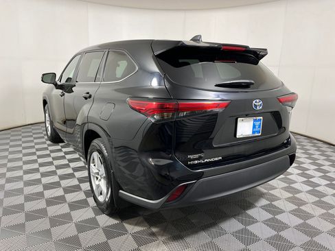 Used 2023 Toyota Highlander LE image 21