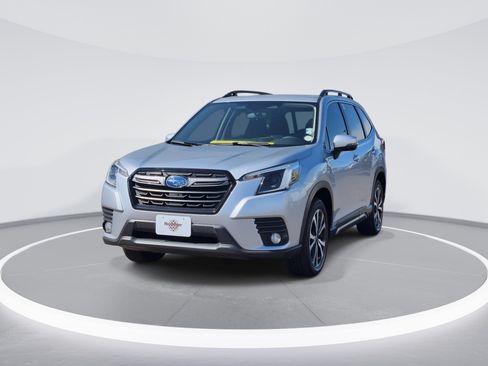 Used 2023 Subaru Forester Limited AWD/4WD image 3