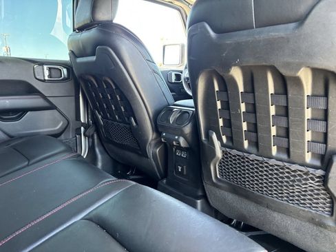 Used 2019 Jeep Wrangler Unlimited Rubicon AWD/4WD image 11
