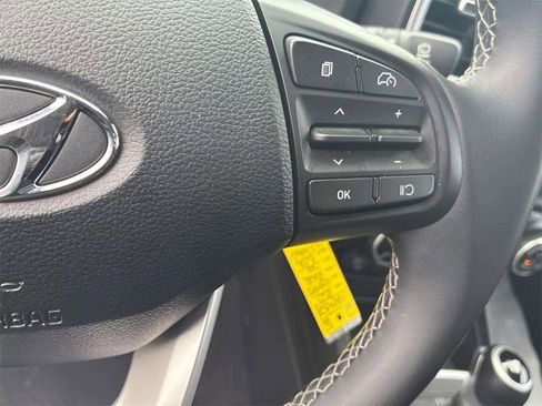 Certified 2023 Hyundai Venue SEL image 19