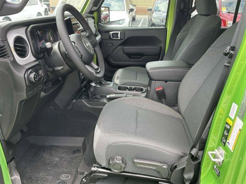 New 2025 Jeep Gladiator Sport image 17