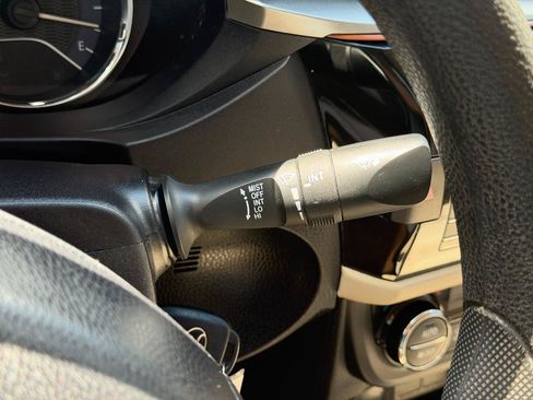 Used 2015 Toyota Corolla LE FWD image 64