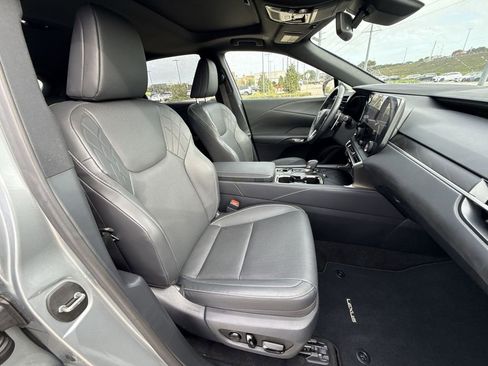 Used 2025 Lexus RX 350 Premium w/ Accessory Package (Z1) image 16