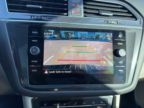 Certified 2023 Volkswagen Tiguan SE R-Line image 25