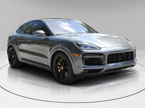 Used 2023 Porsche Cayenne Turbo S image 7