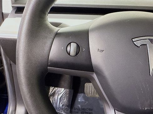 Used 2021 Tesla Model 3 Standard Range Plus image 14