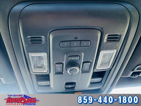 Used 2022 Chevrolet Suburban LT w/ Luxury Package image 38